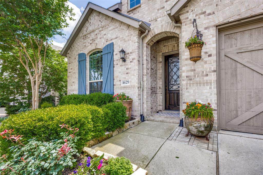 1629 Carnation Street - Photo 1