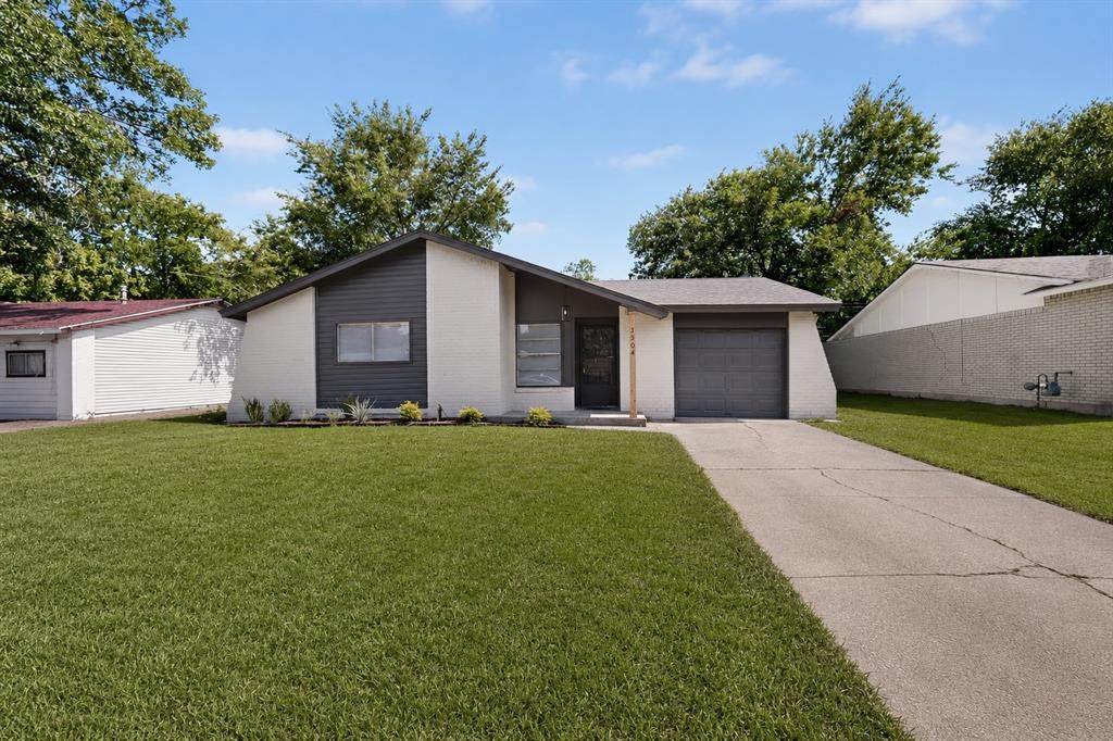 1304 Glynn Oaks Drive - Photo 1