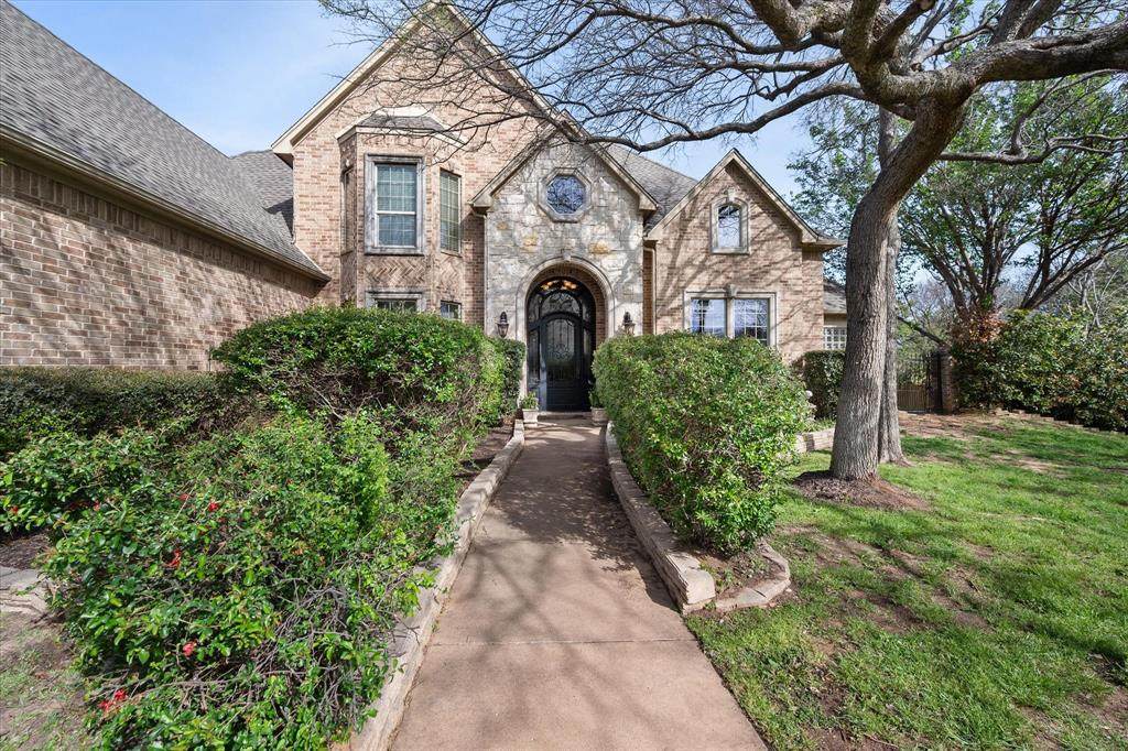 2703 Katherine Court - Photo 1