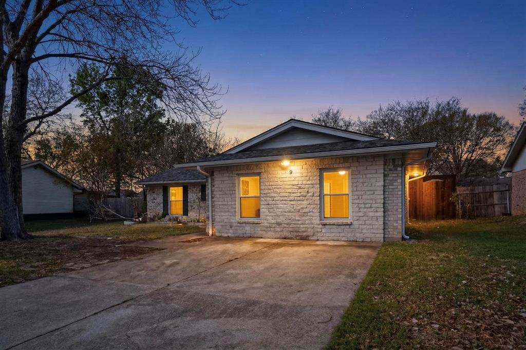 419 Teakwood - Photo 1