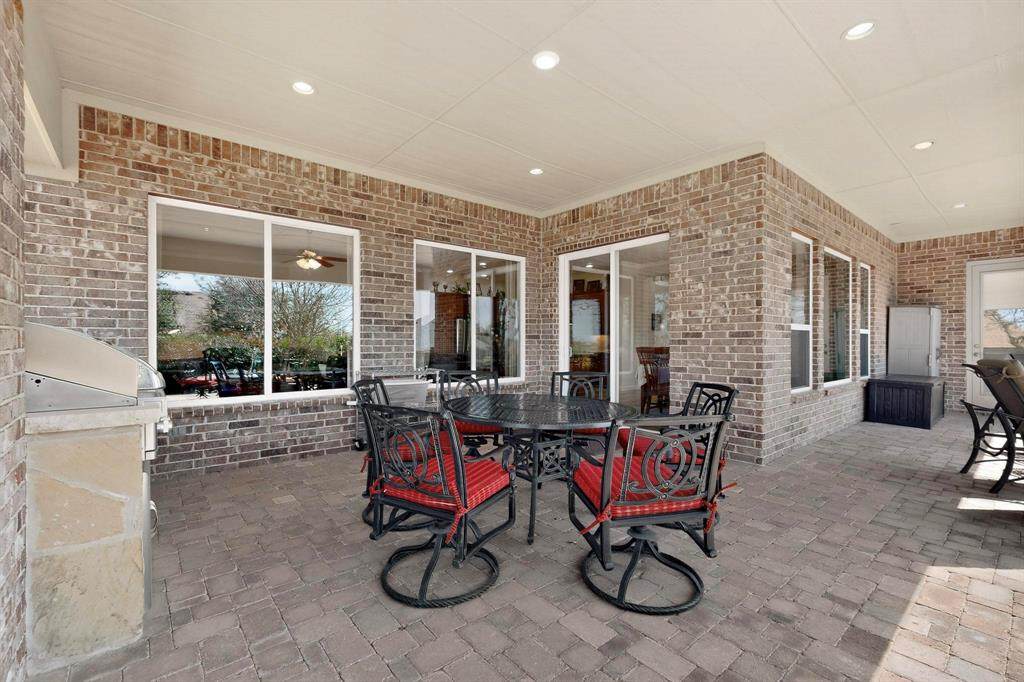 8708 Sarasota - Photo 1
