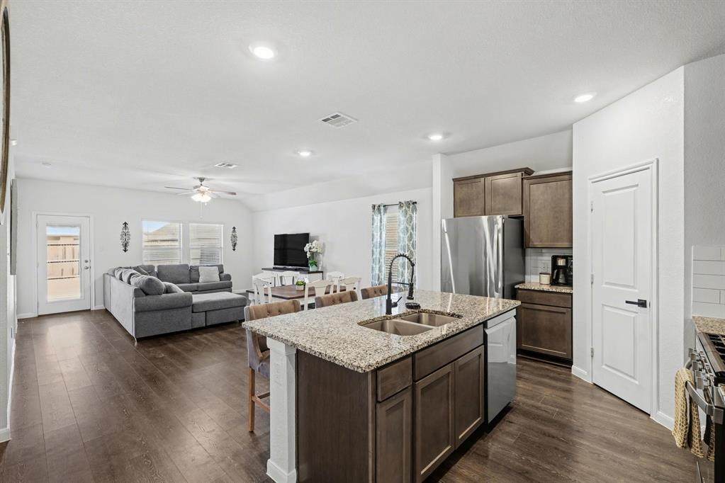 706 Spur Ridge - Photo 1