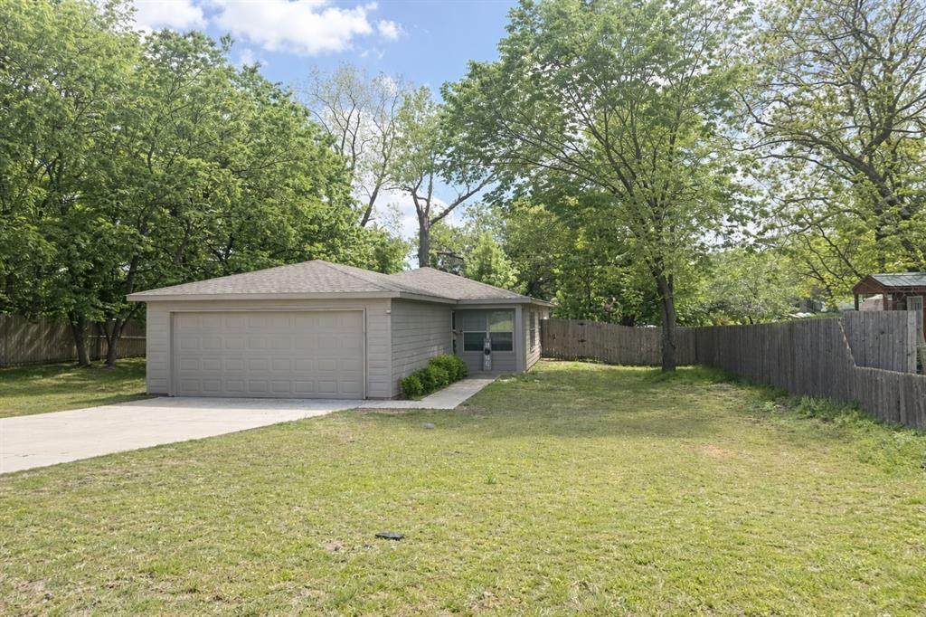 2820 Washington Street - Photo 1