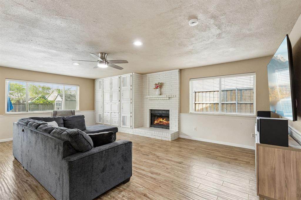 304 Lark Lane - Photo 1