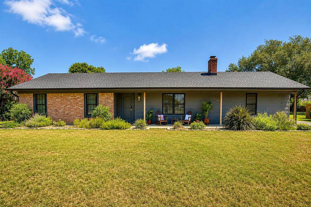 1190 Greenwood Lane - Photo 1