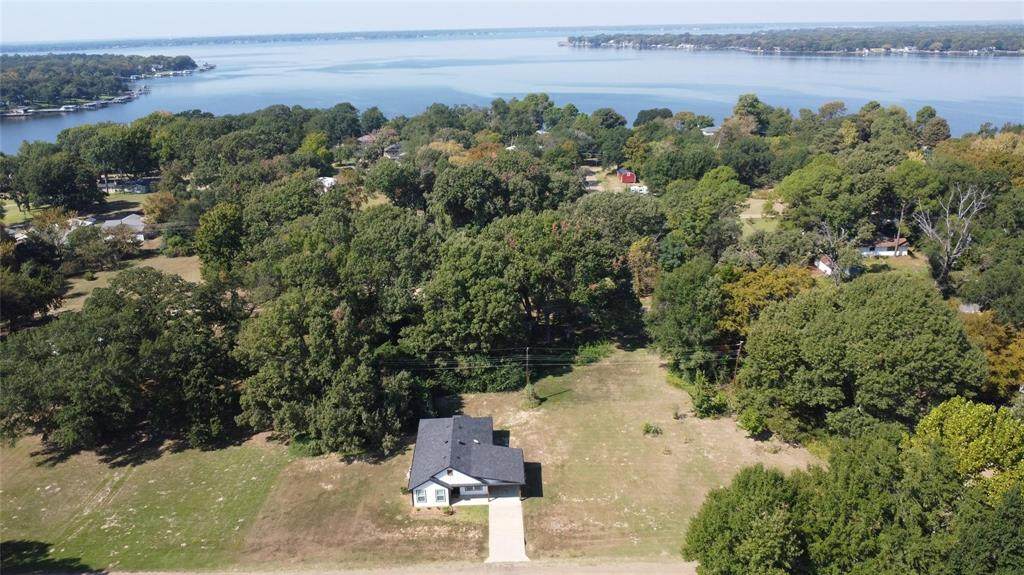 128 Crestwood Drive - Photo 1