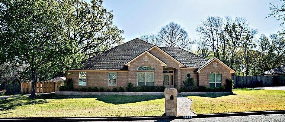 1111 Lonnie Drive - Photo 1