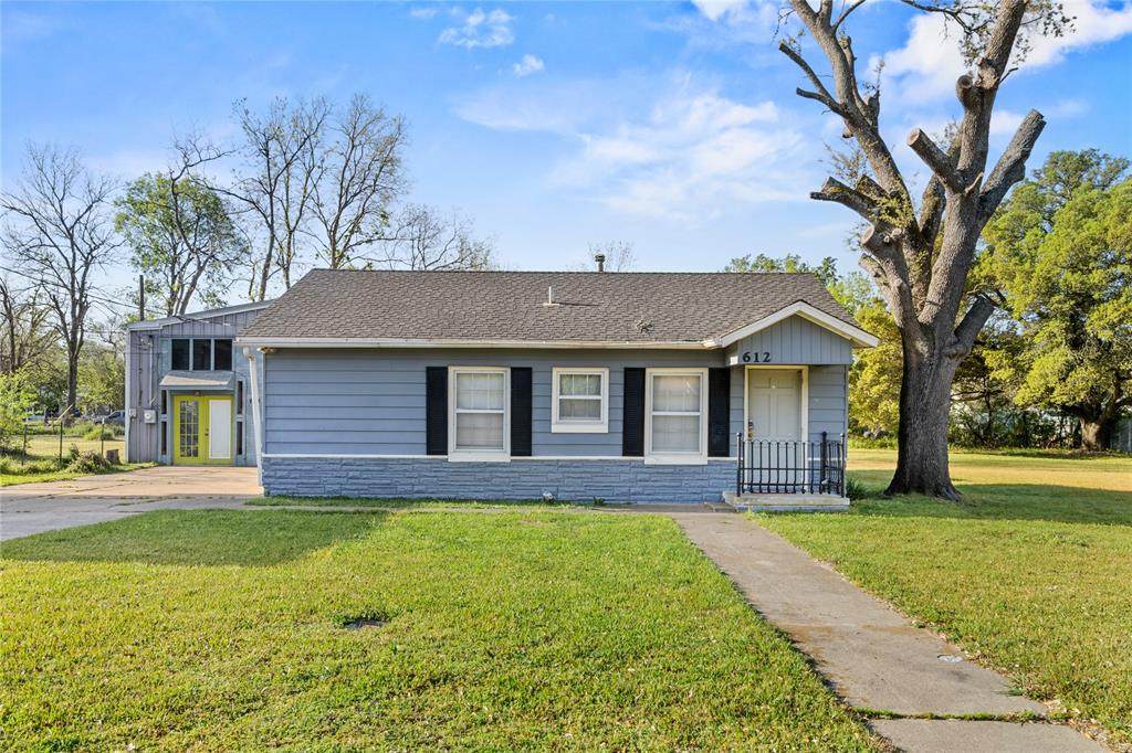 612 Poplar Street - Photo 1