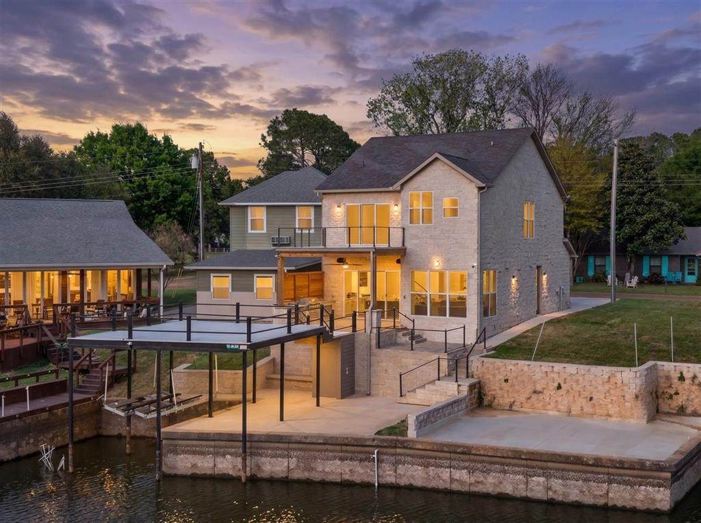 131 Hilltop Drive - Photo 1