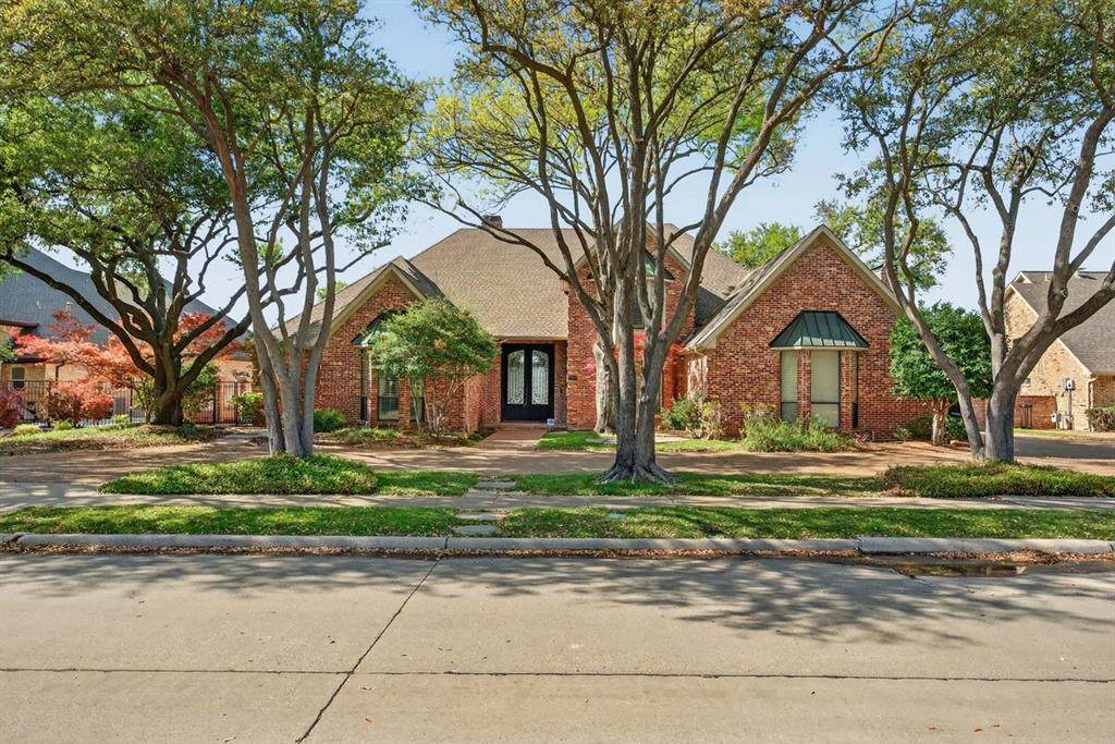 5321 Corinthian Bay Drive - Photo 1