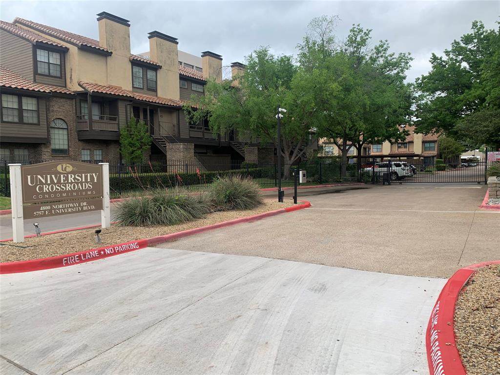5757 University Boulevard - Photo 1