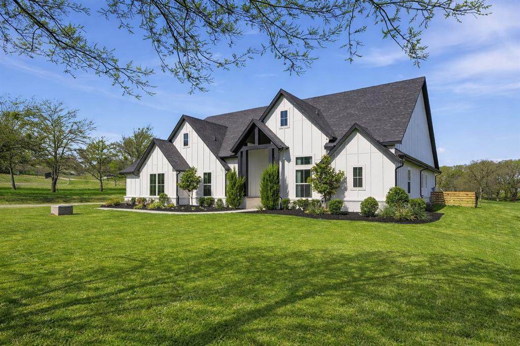 1004 Bear Creek Ranch Road - Photo 1
