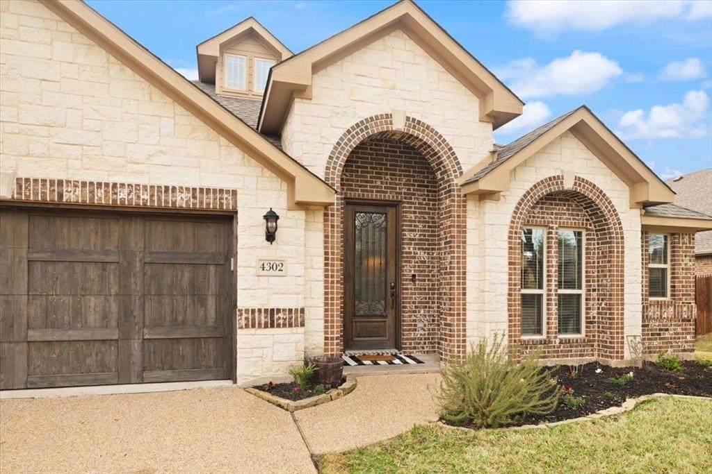 4302 Gleneagles - Photo 1