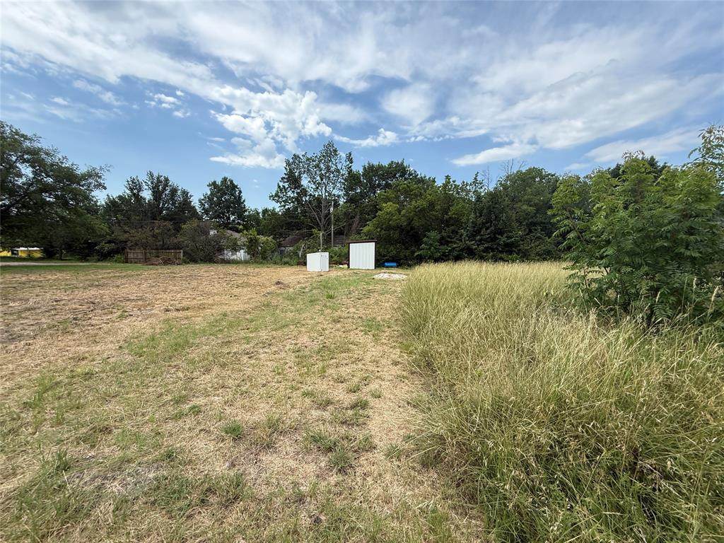 4724 University Drive - Photo 1