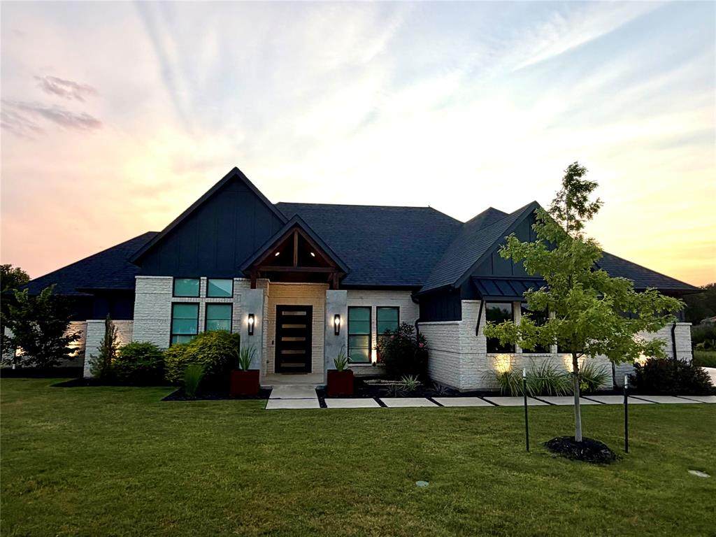 219 Kate Court - Photo 1