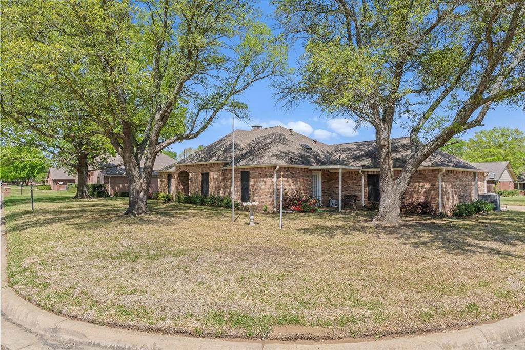 114 Granada Square - Photo 1
