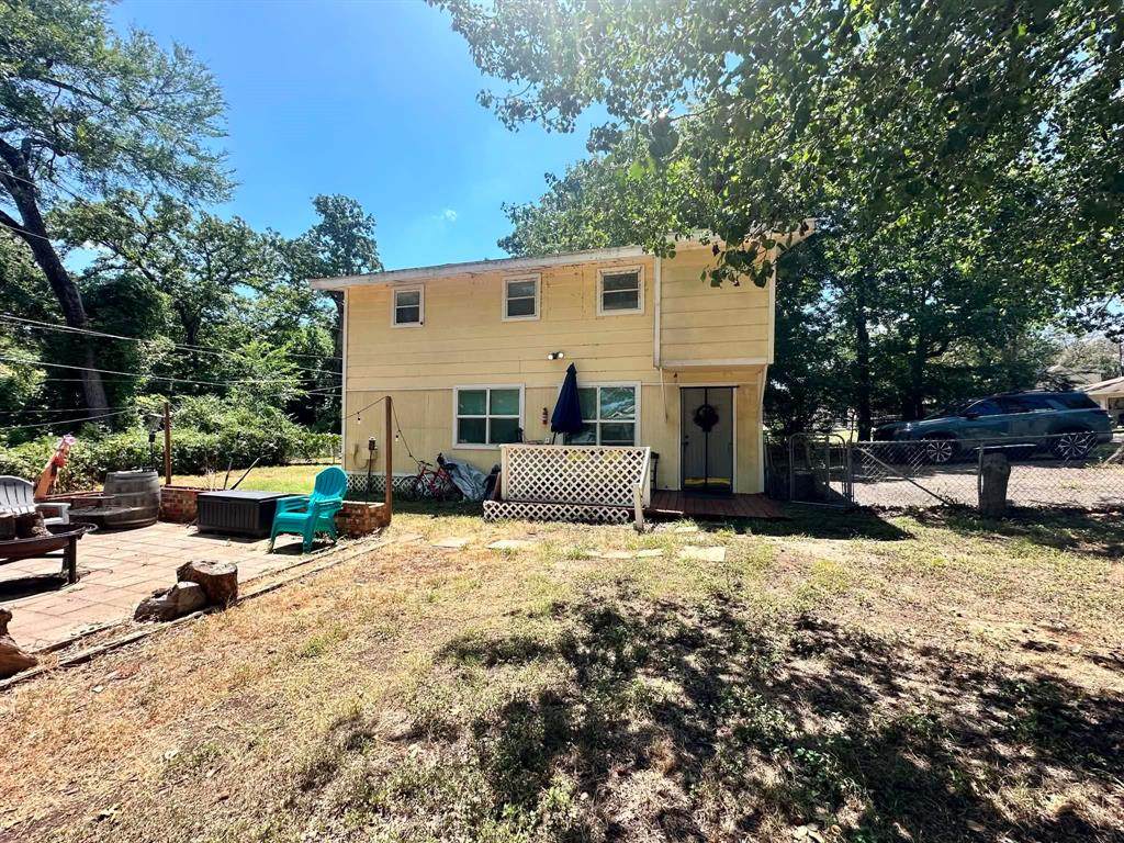 304 Ridgewood Drive - Photo 1