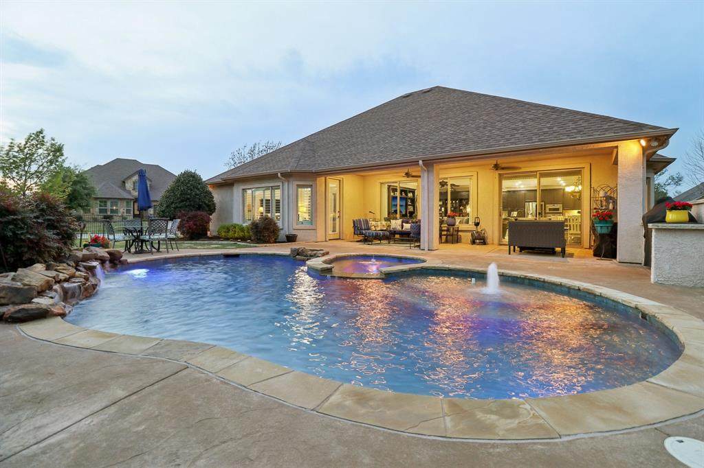 9813 Lindenwood Trail - Photo 1