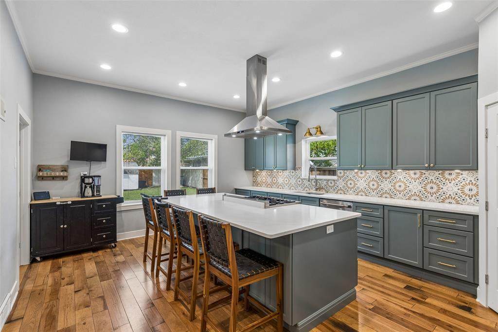 507 7th Street - Photo 1
