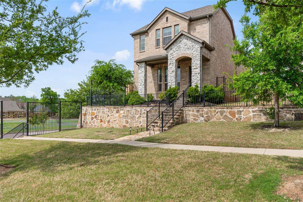 520 Alden Way - Photo 1