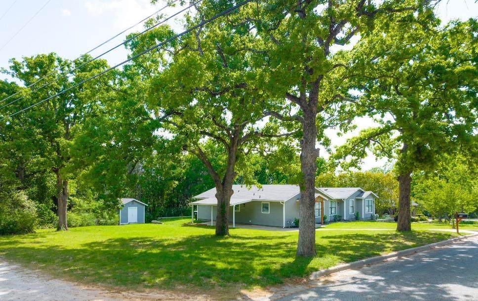 938 Amsden Street - Photo 1