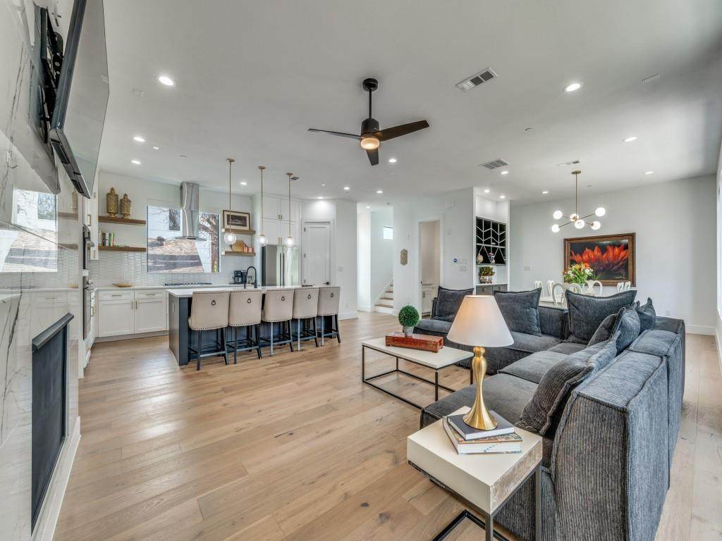 2315 Kirby Street - Photo 1