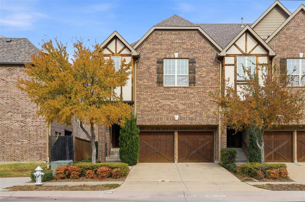 555 Waterloo Drive - Photo 1