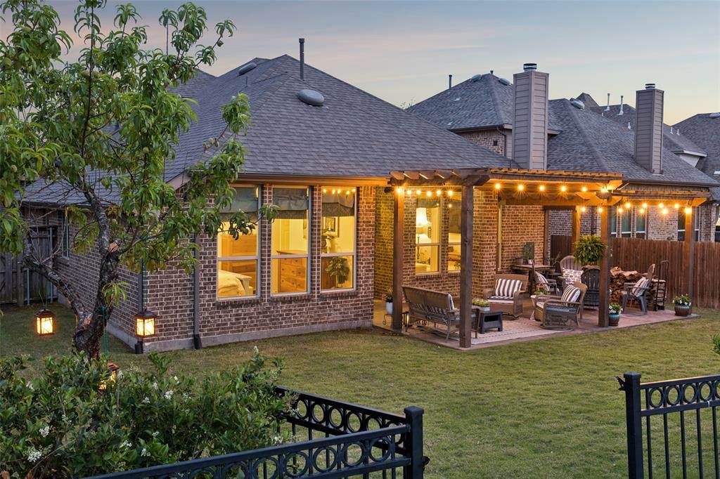 1046 Finsbury Lane - Photo 1