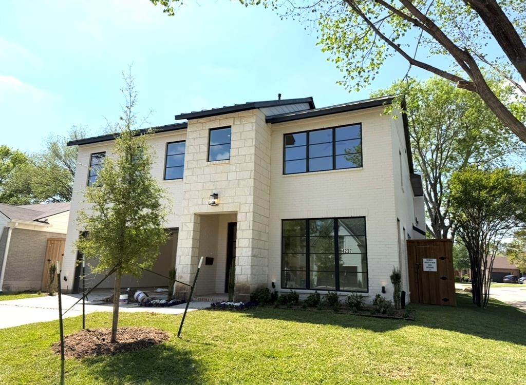 4347 Delmar Avenue - Photo 1