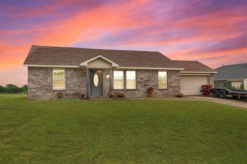 210 Hilltop Circle - Photo 1