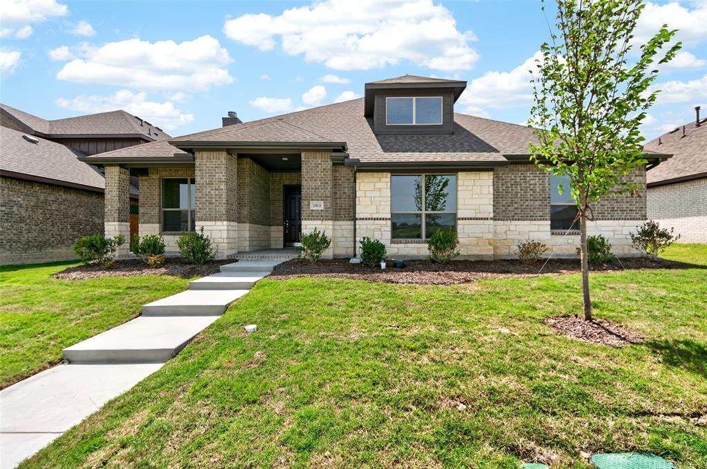 1513 Pegasus Drive - Photo 1