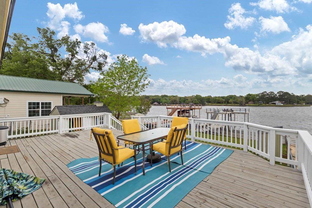 224 Pin Oak Drive - Photo 1