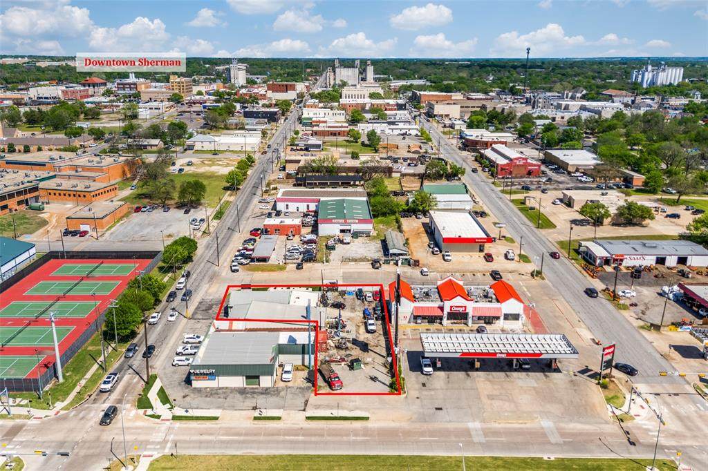 520 Sam Rayburn Freeway - Photo 1
