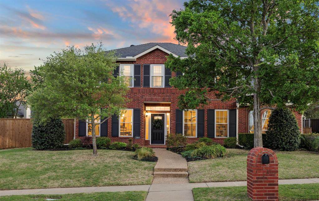 144 Oxford Drive - Photo 1