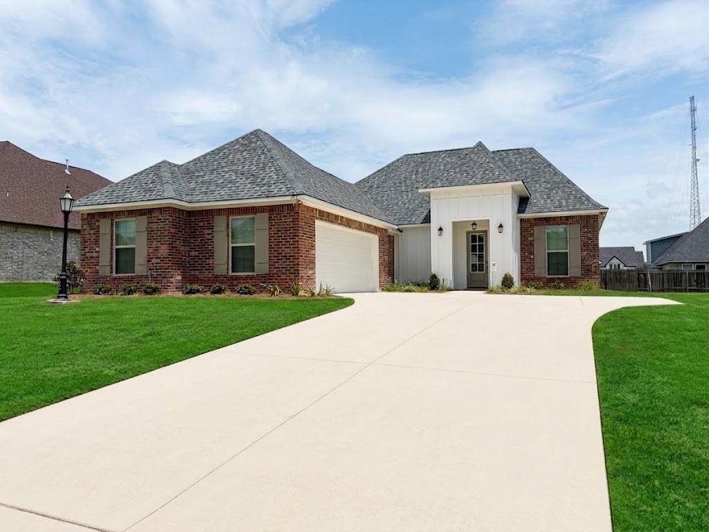 257 Woodcrest Drive - Photo 1