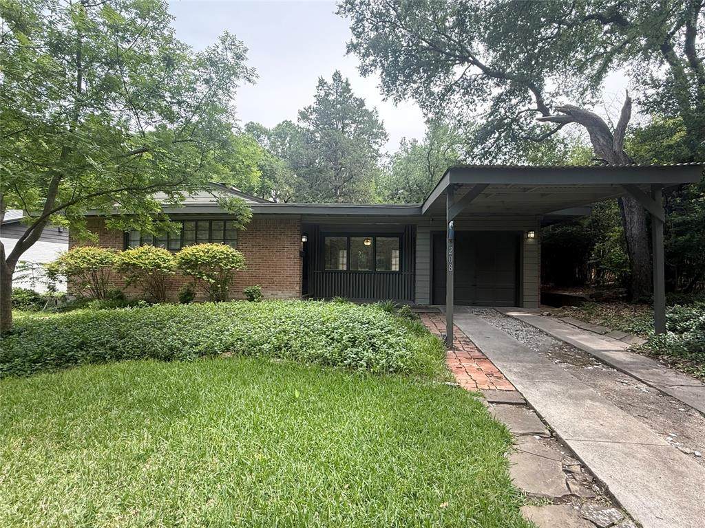 10208 Lake Gardens Drive - Photo 1