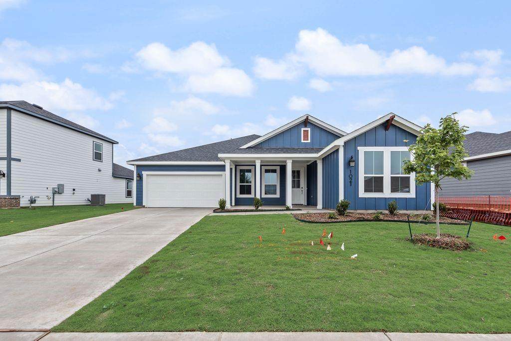 1021 Canoe Way - Photo 1