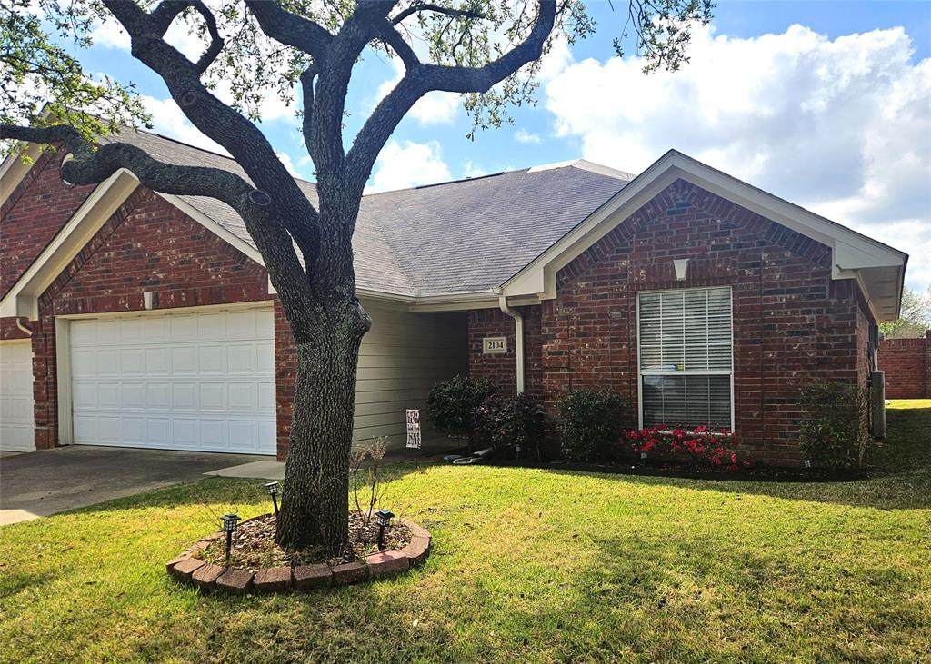 5401 Hollytree Drive - Photo 1