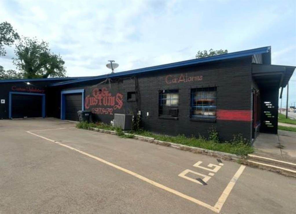 2115 Franklin Avenue - Photo 1