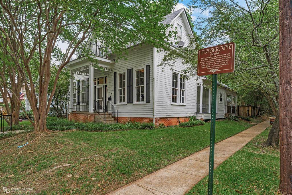 857 Robinson Place - Photo 1