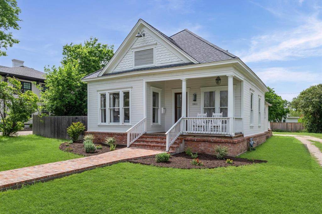 2811 Washington Avenue - Photo 1