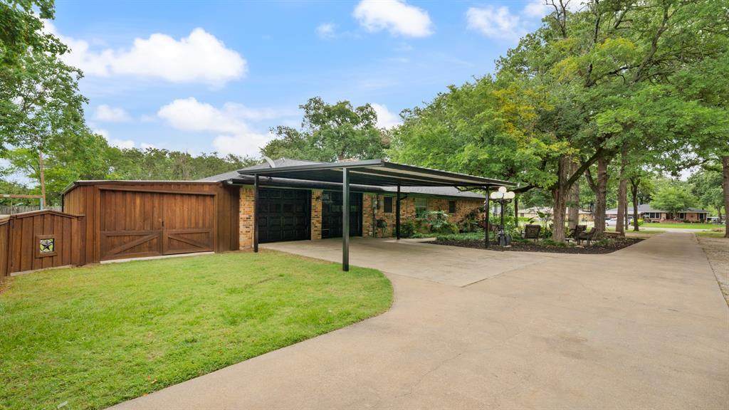 313 Shadywood Lane - Photo 1