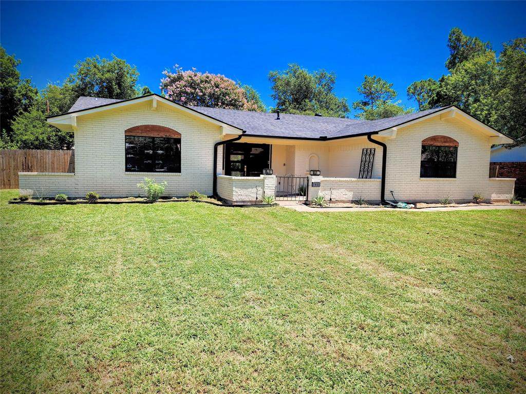 2908 Washington Street - Photo 1