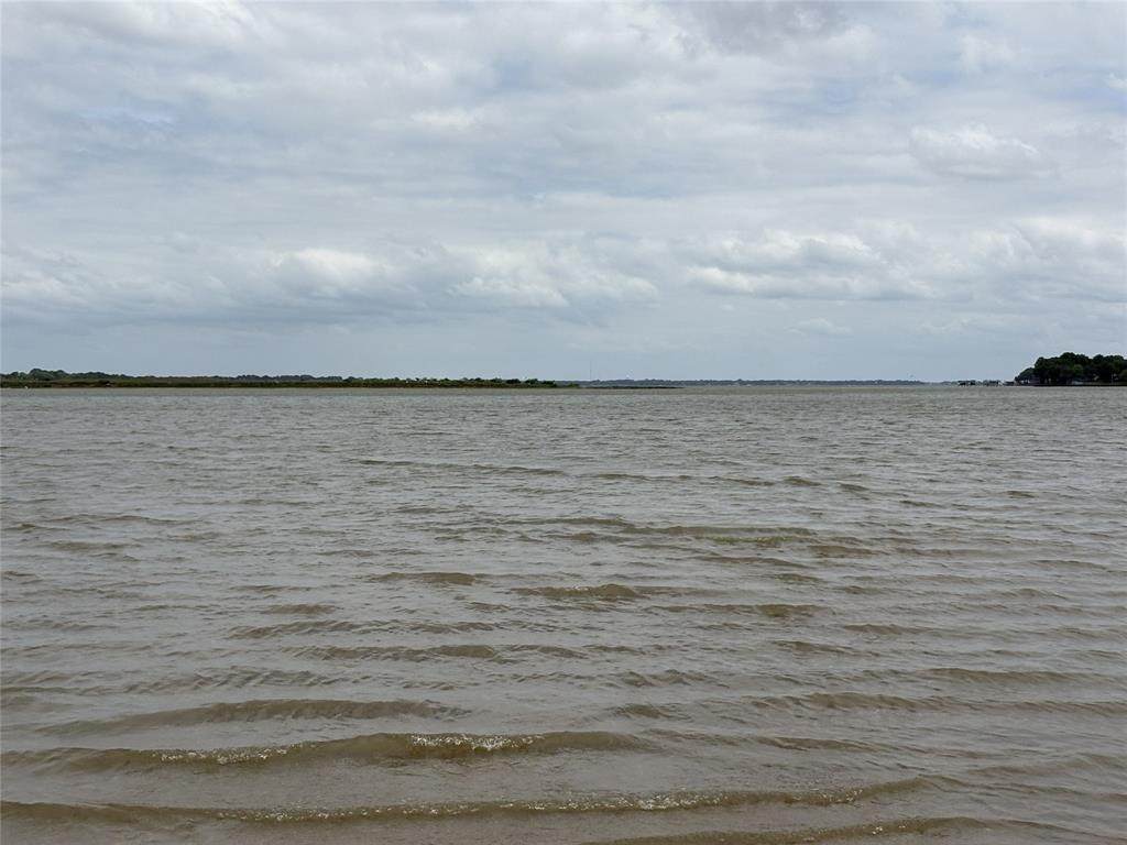 204 Causeway Cove - Photo 1