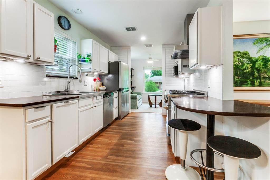 6221 Berryhill Street - Photo 1