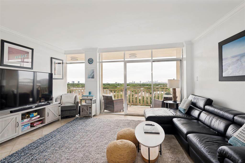 6211 Northwest Highway - Photo 1