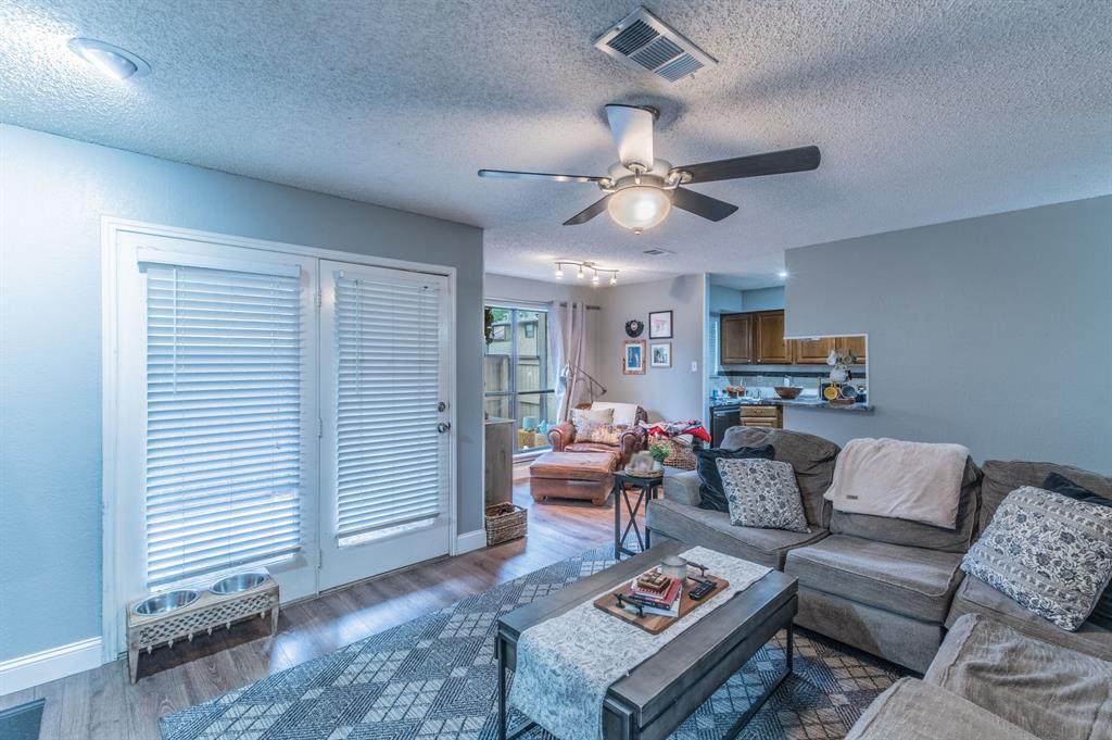 1901 Cloisters Drive - Photo 1