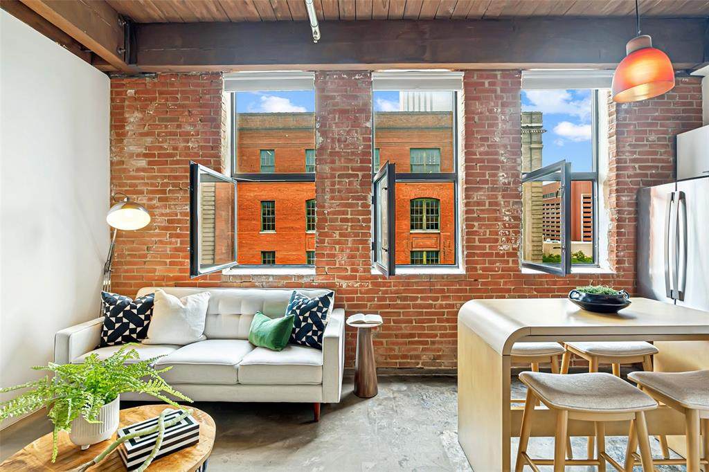 509 Elm Street - Photo 1