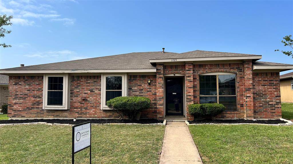 1725 Glencairn Lane - Photo 1