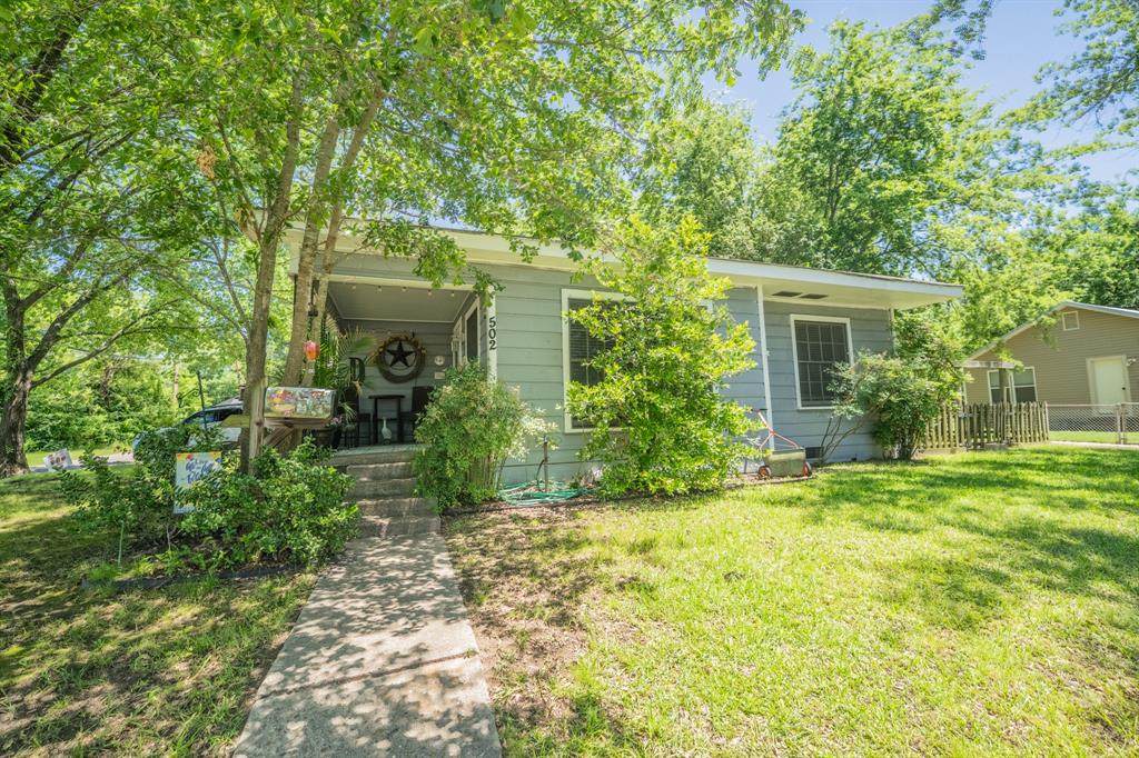 502 Davis Street - Photo 1